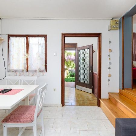 Apartment Adriana On Peaceful Location With Pool Pula Exterior foto